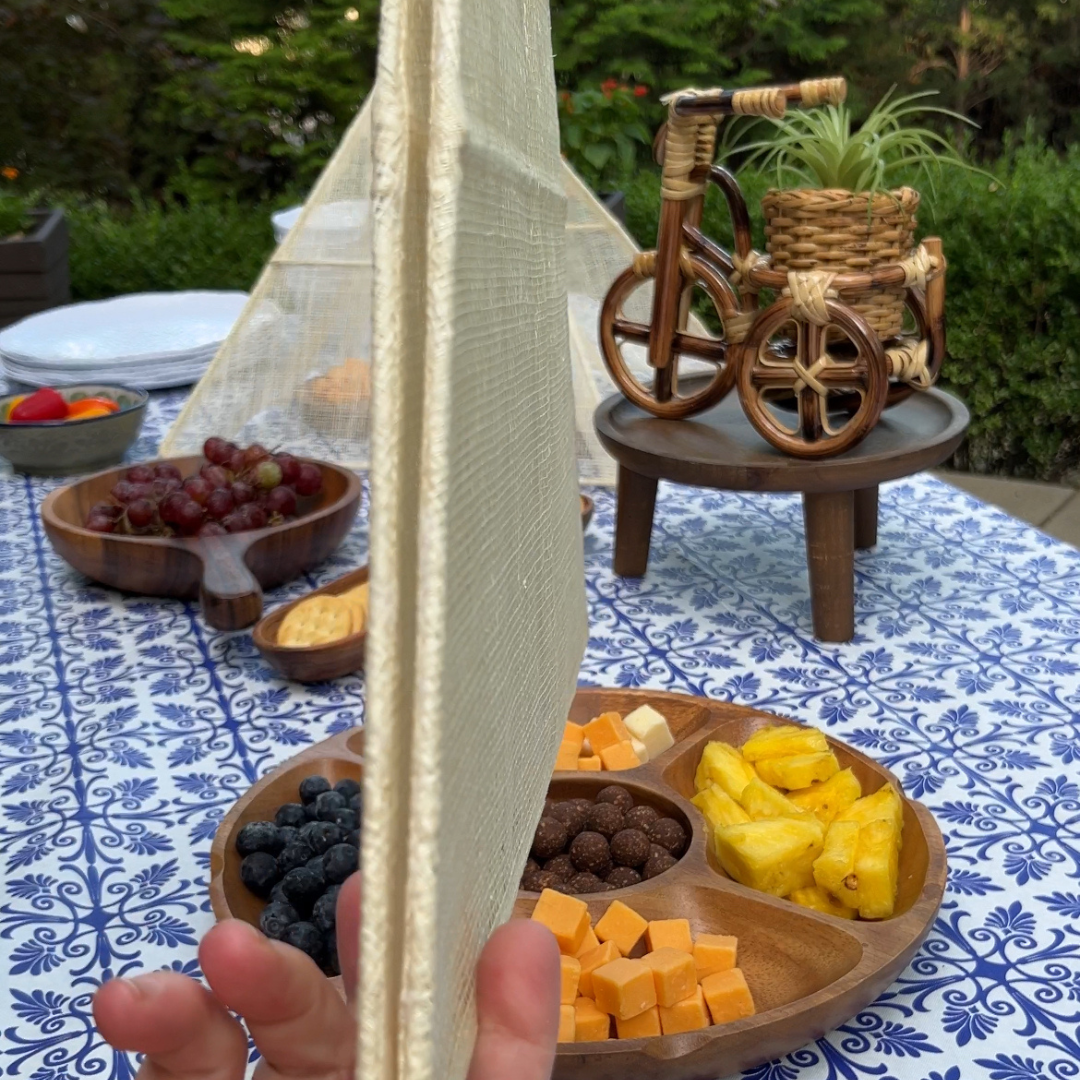 Collapsible Woven Food Tent