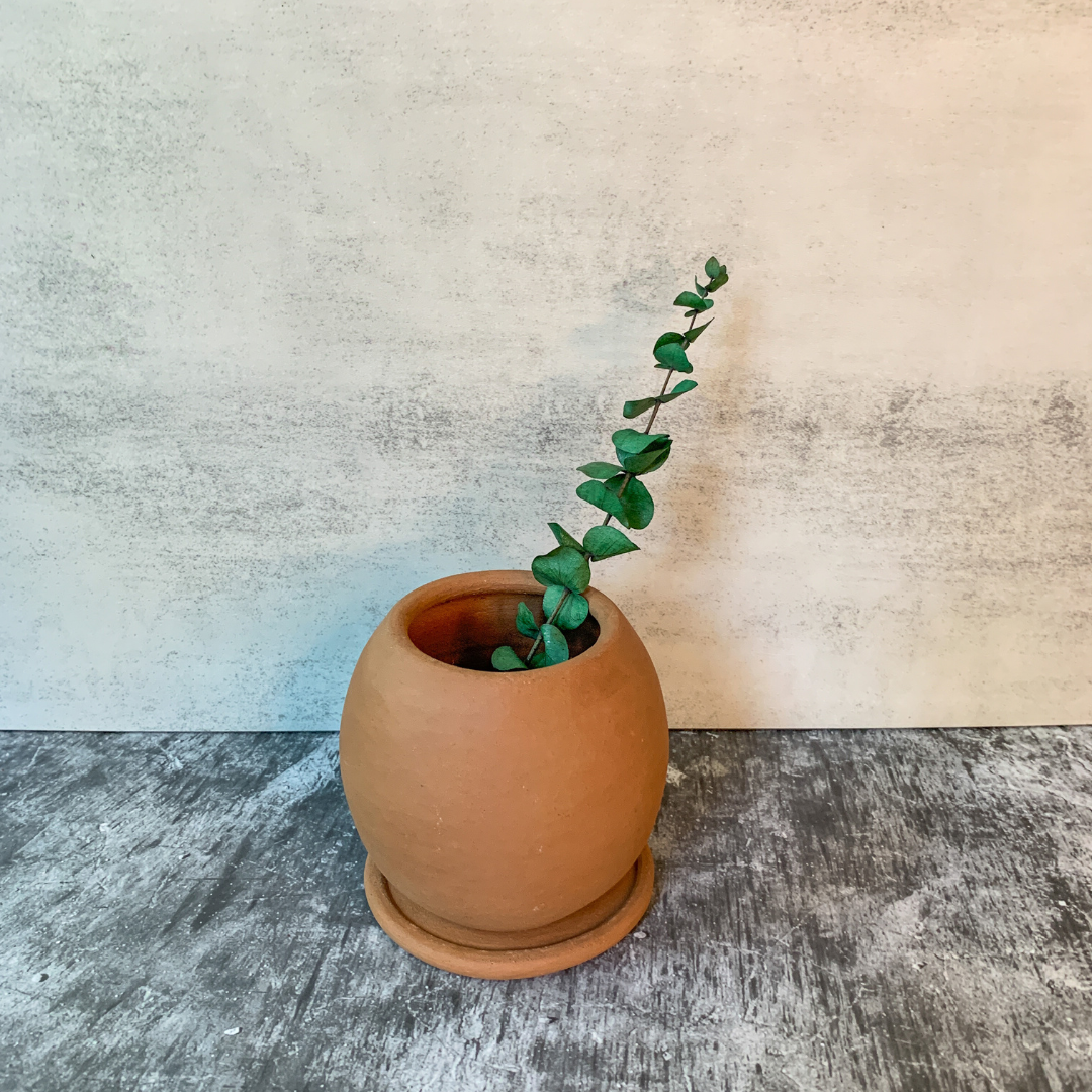 "Be Round" Small ceramic planter w/drainage plate - Terracotta