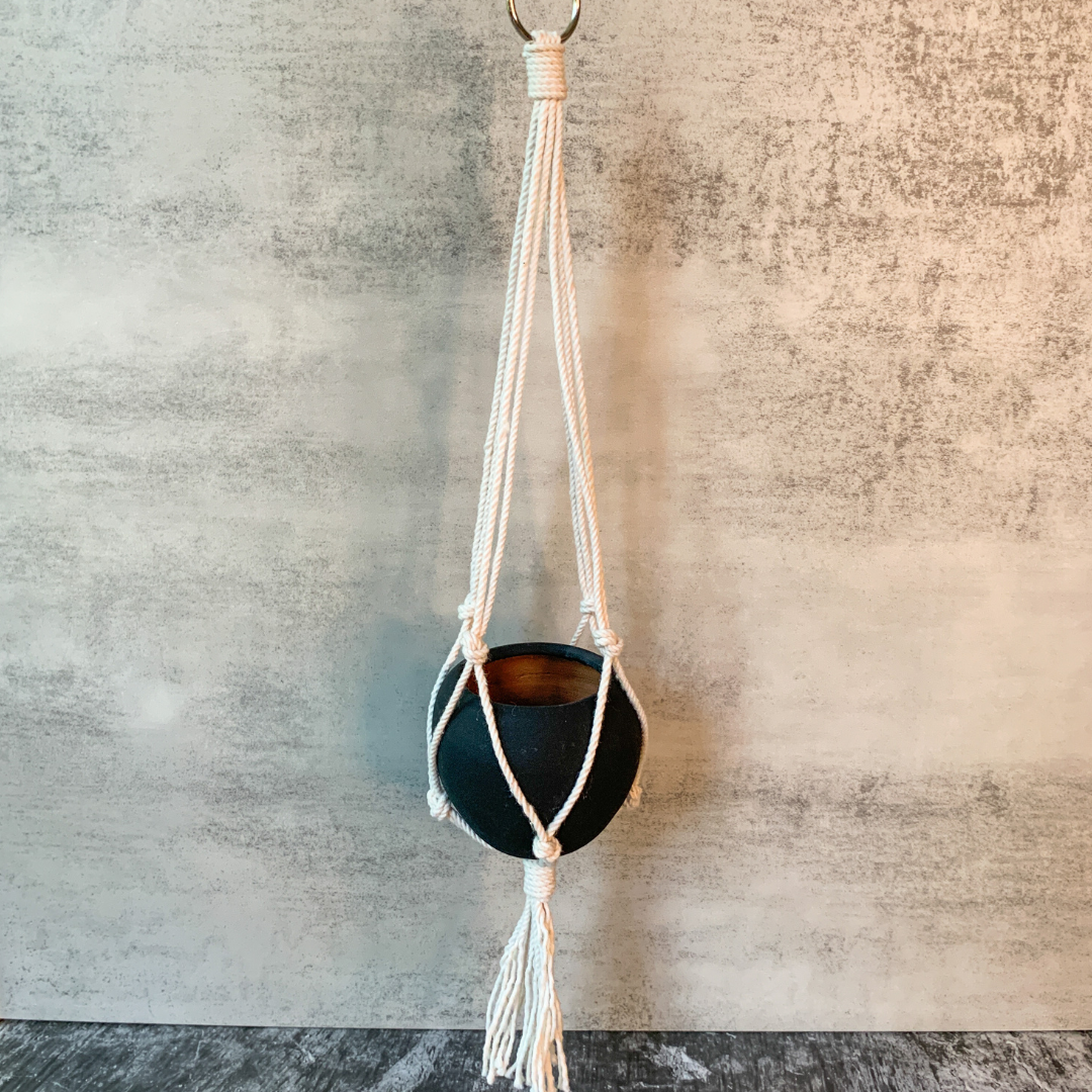 Mini Round planter w/Macrame Hanger - Black