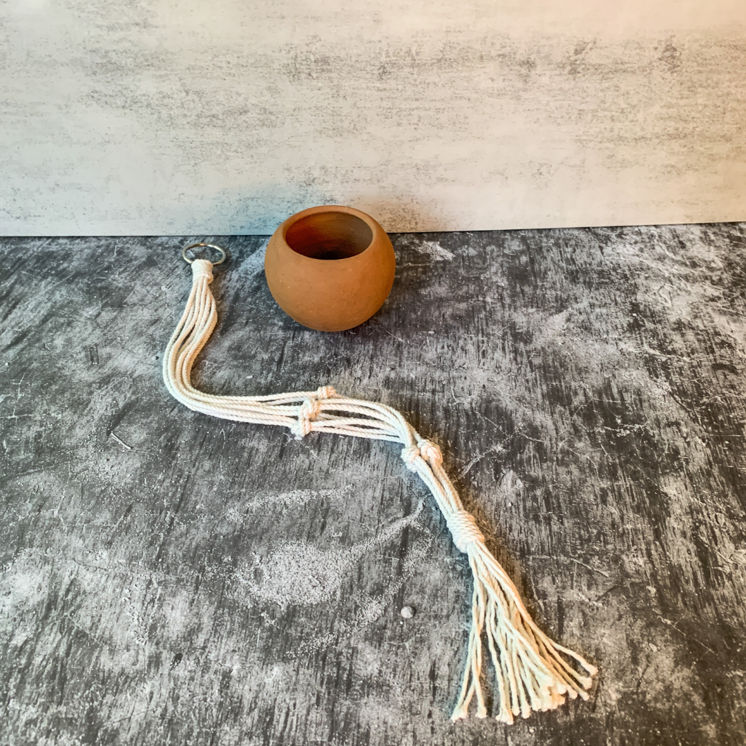 Mini Round planter w/Macrame Hanger - Terracotta