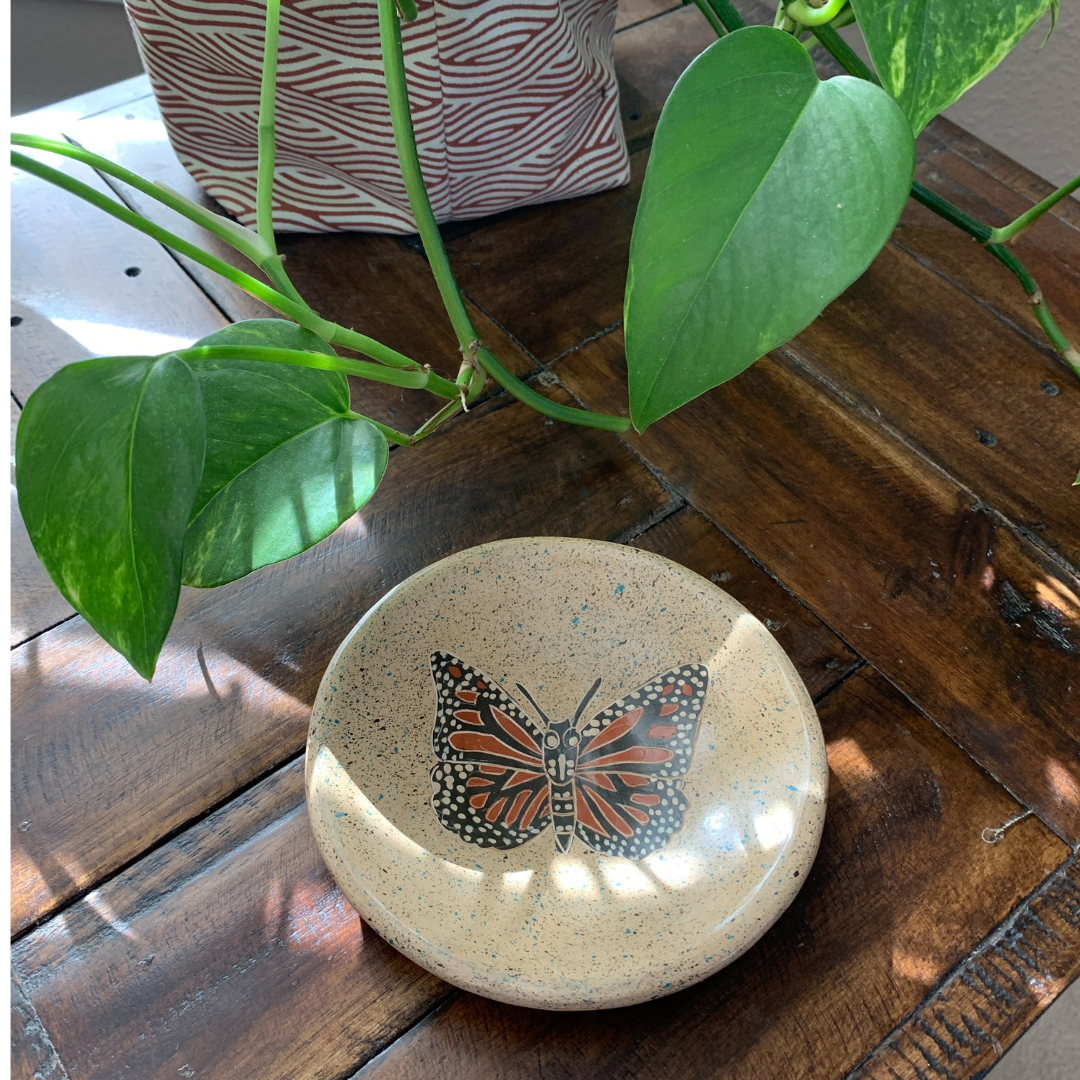 Monarch Butterfly Ceramic Ring Dish (Cream)